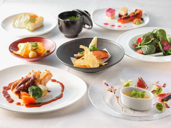 【京滋エリア発】 こんな旅してみたかった!世界遺産を望むレストラン!姫路SORANIWAランチと 秋色の好古園と書写山ロープウェイ&円教寺 日帰り2